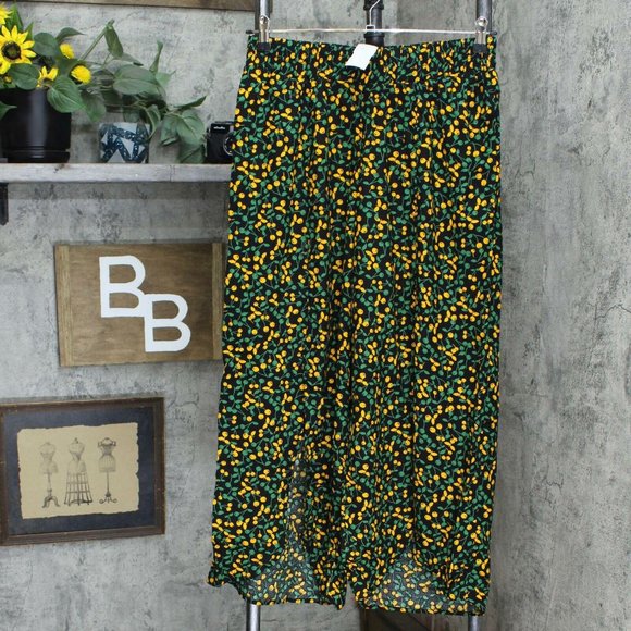 NWT Curations Women's Petite Tulip Hem Cropped Pants PXS Black Multi - Picture 2 of 6